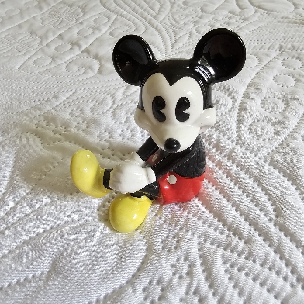 Disney Mickey Mouse Figure, Sitting - Black, Red, Yellow, 3 Inches